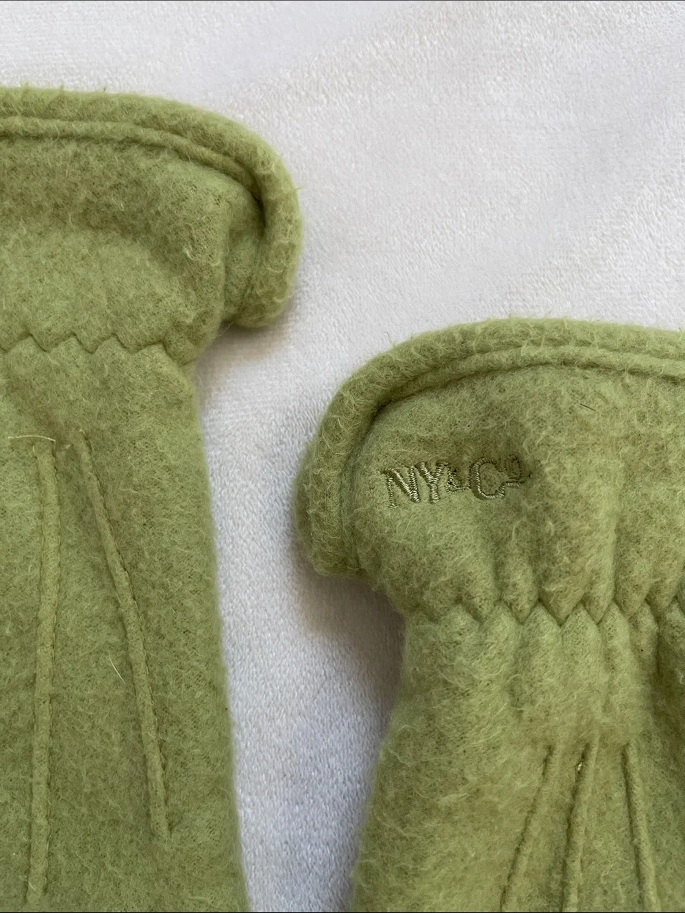 New York & Company Fleece Celery Green Gloves